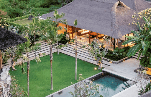 Sebuah vila di Sanur dengan kolam renang pribadi