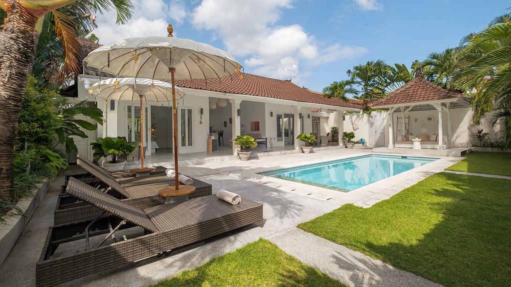 Villa Mas Estate Seminyak: Swimming pool 1
