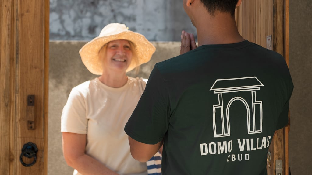 Domo Villa 1: Villa staff