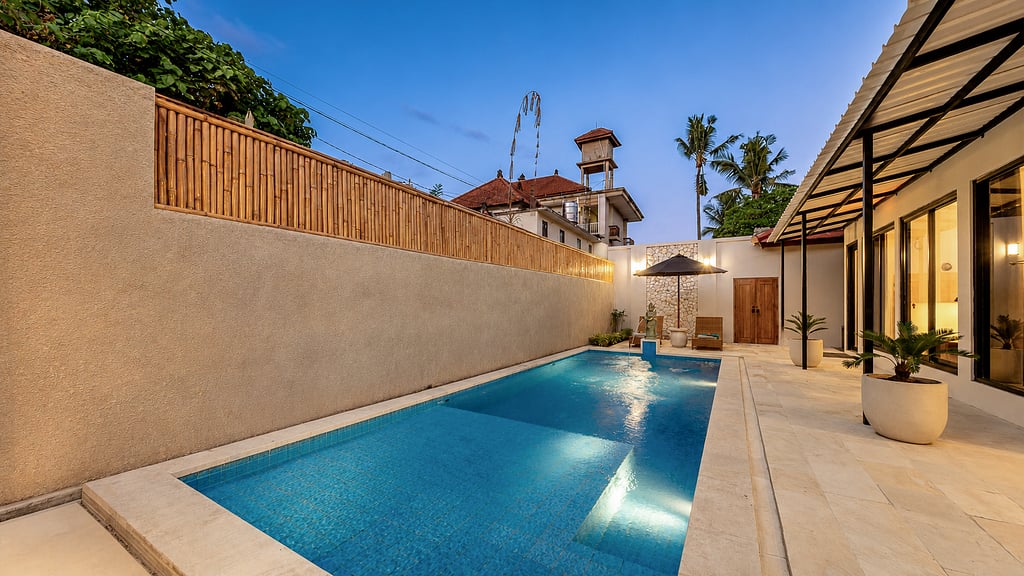 Domo Villa 1: Swimming pool