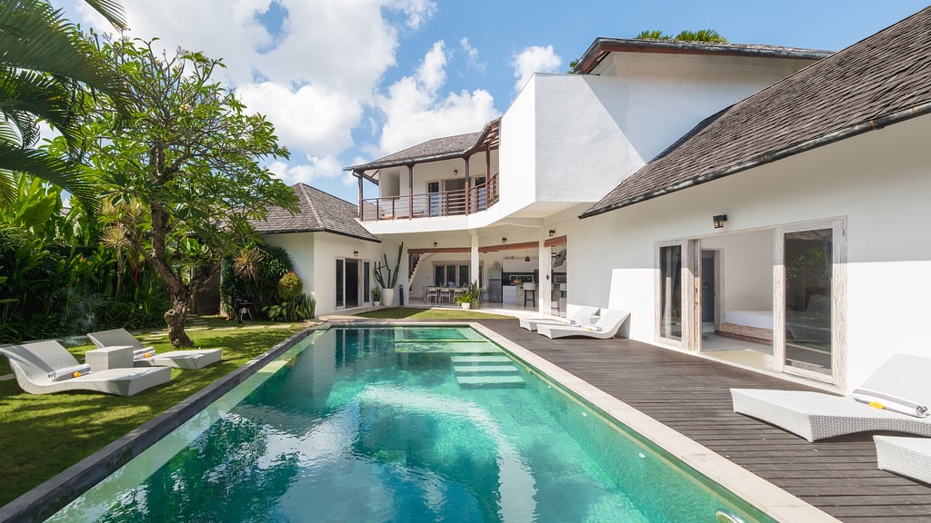 Hiburan Villas: Swimming pool 1
