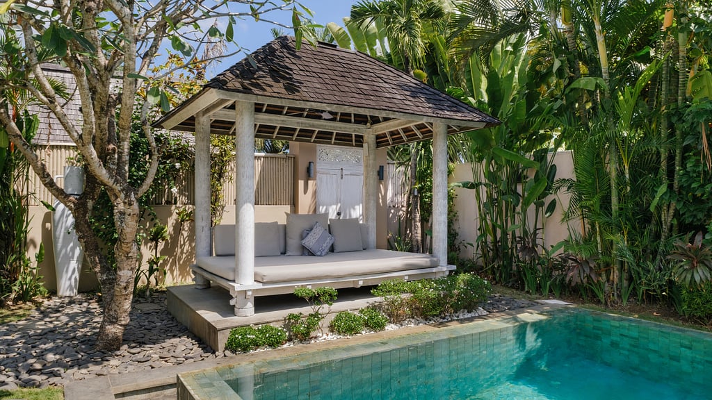 Little Mannao: Gazebo