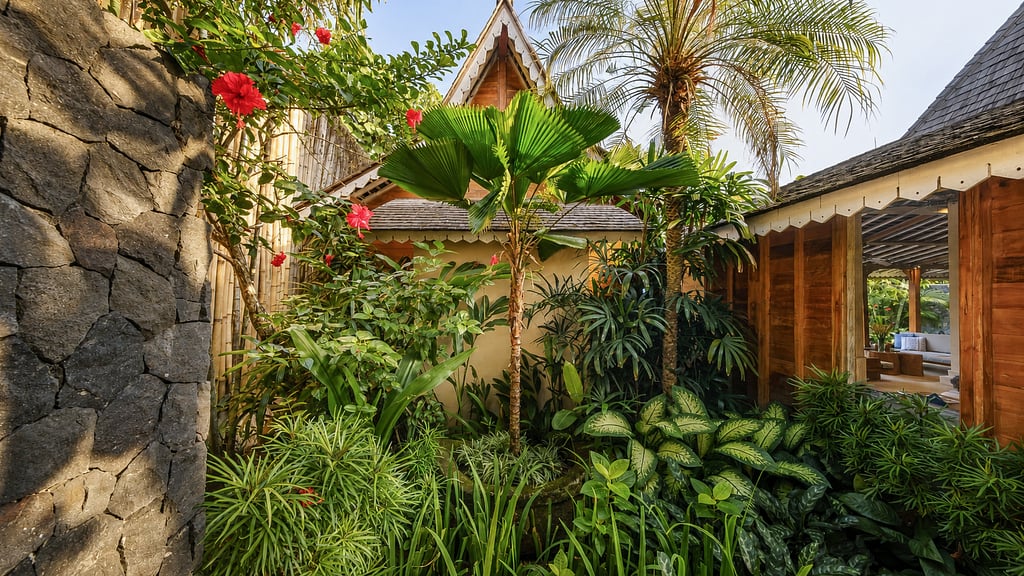 Little Mannao: Garden
