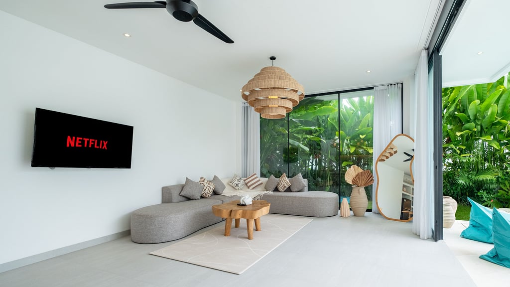 Loona Palm Villa 2: Living room