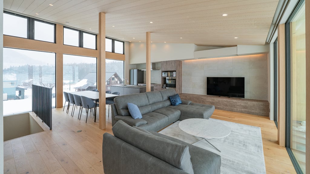 The S House