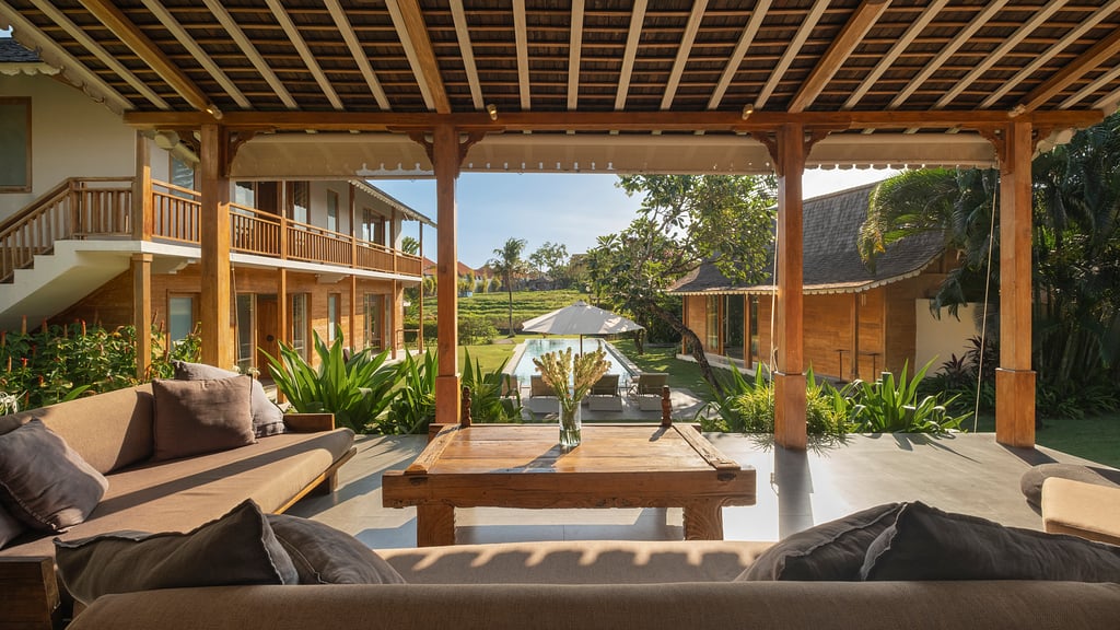Alea Estate: Living room 1