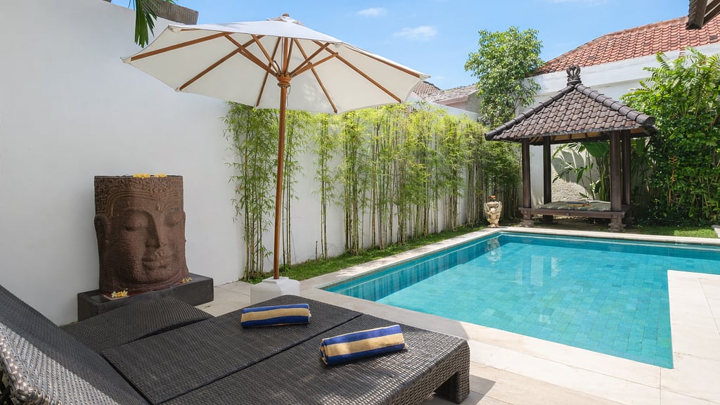 Villa Bewa: Swimming pool