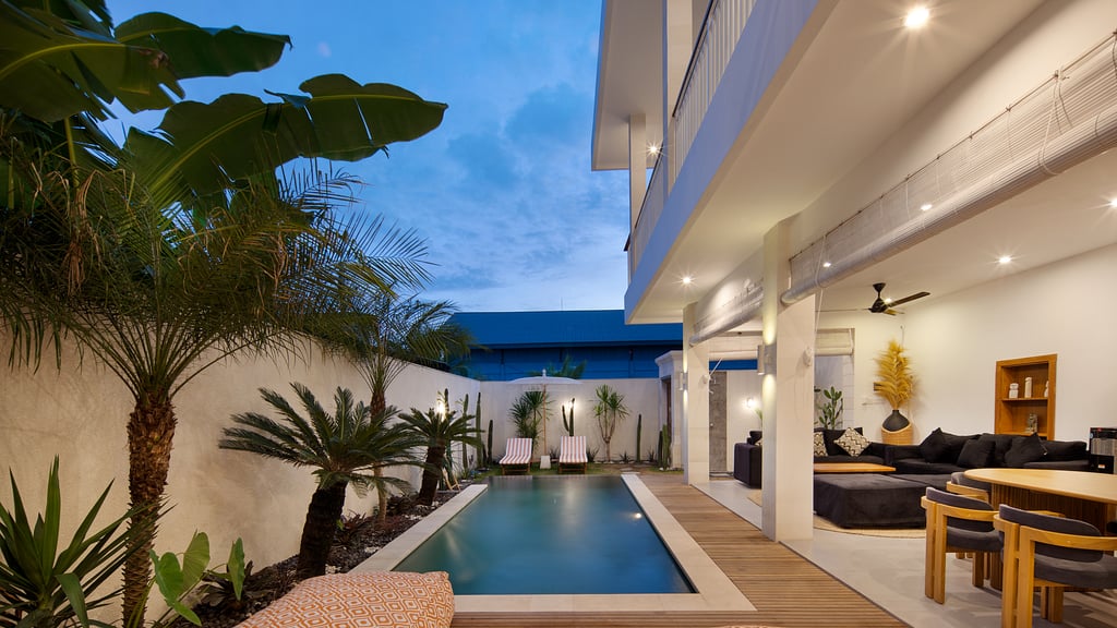 Villa Cinta Rose: Swimming pool