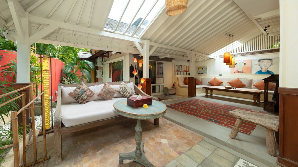 Villa Hangat: Living room