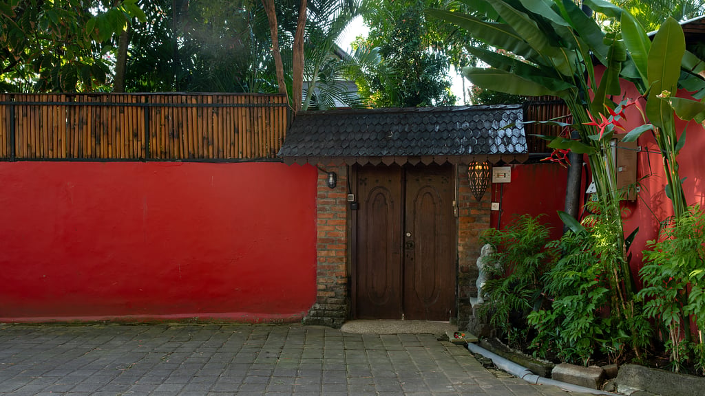 Villa Hangat: Parking areas
