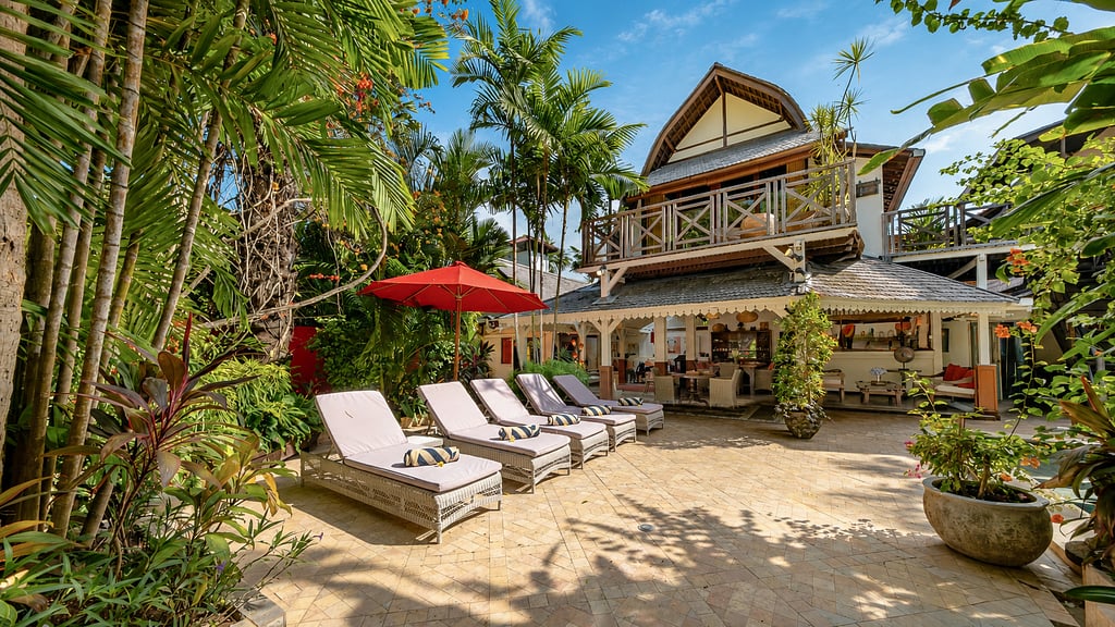 Villa Hangat: Swimming pool