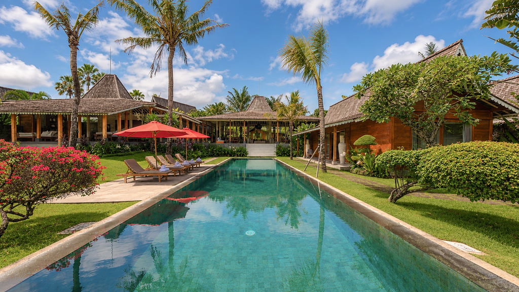 Villa Mannao: Swimming pool 1