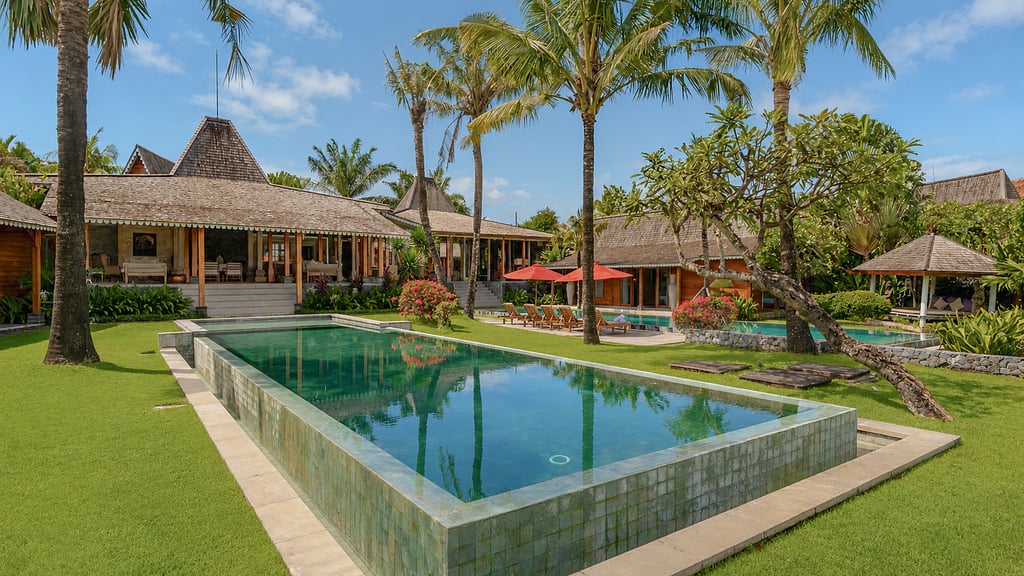 Villa Mannao: Swimming pool 2