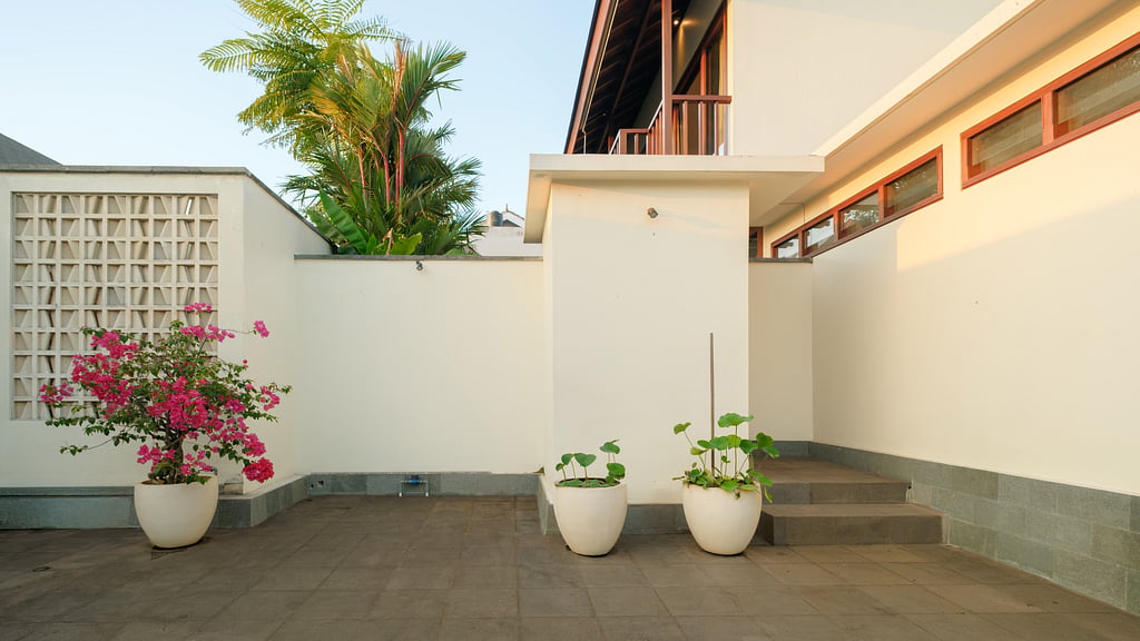 Villa Omah Bumbak: Parking areas