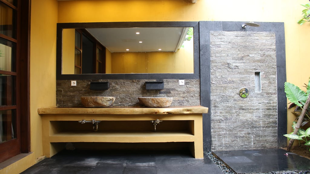 Alarte Estate: Bedroom 5