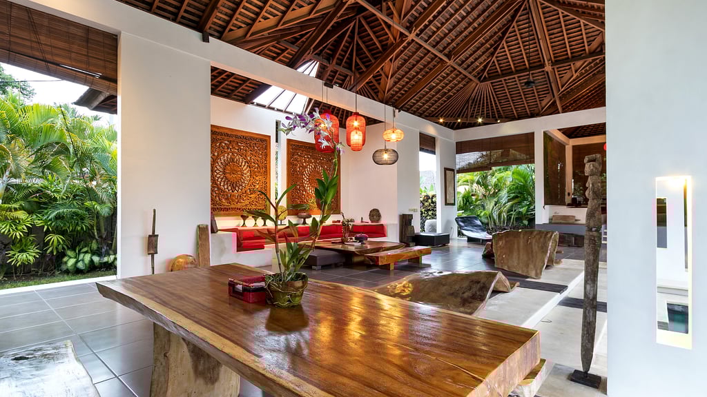 Alarte Estate: Living room 1