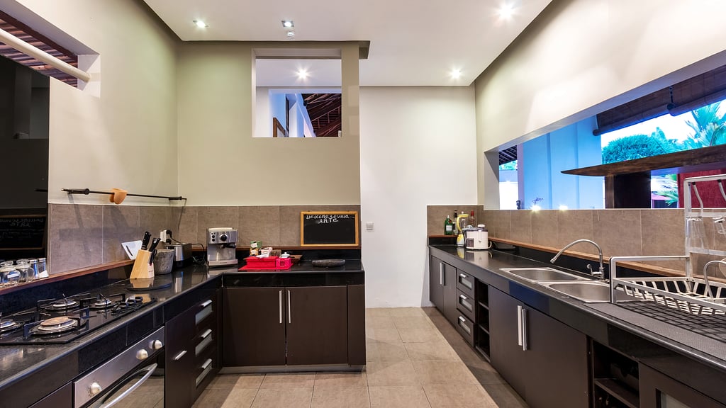 Alarte Estate: Kitchen 1