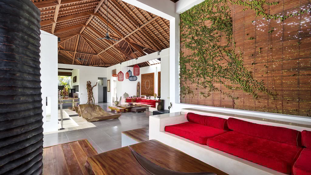 Alarte Estate: Living room 1