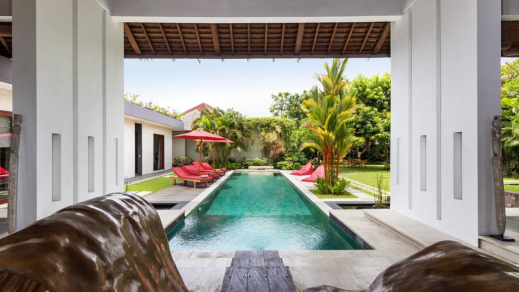 Alarte Estate: Swimming pool 1