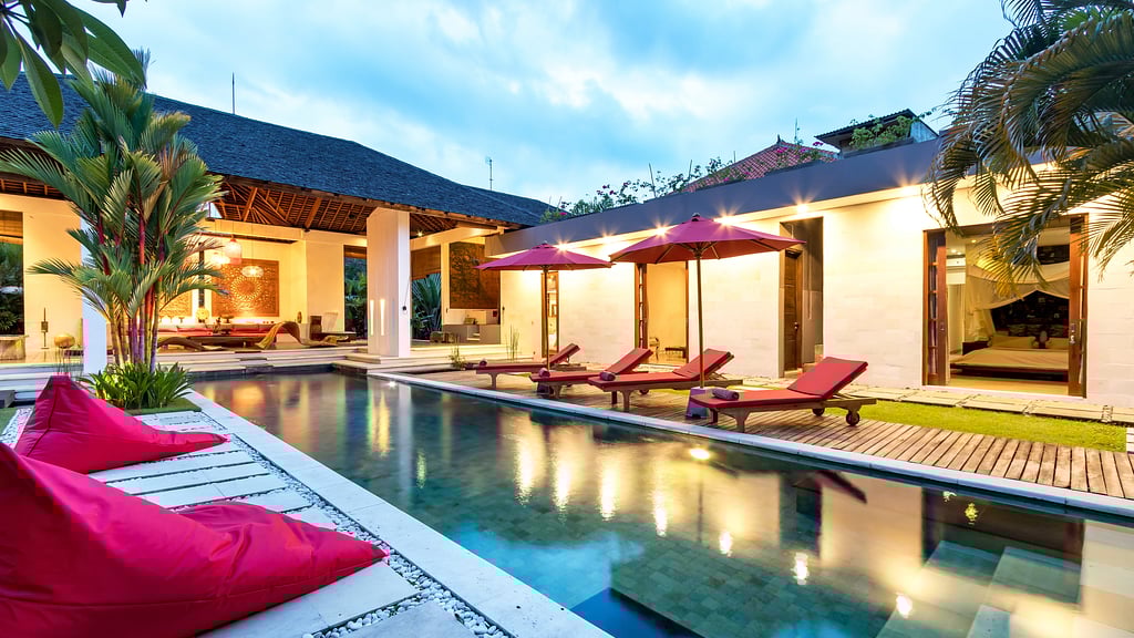 Alarte Estate: Swimming pool 1