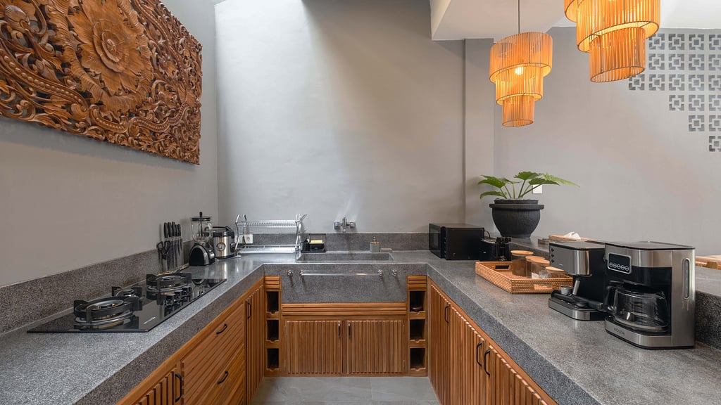 Alarte Estate: Kitchen 2