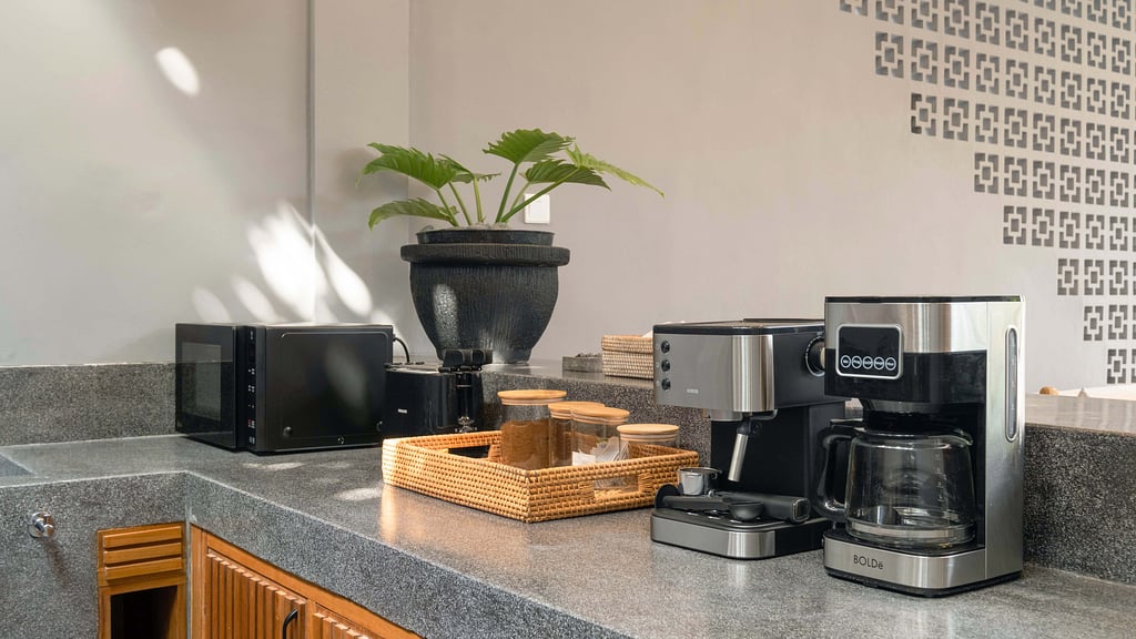 Alarte Estate: Kitchen 2