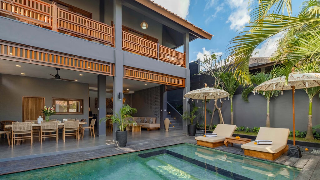 Alarte Estate: Swimming pool 2