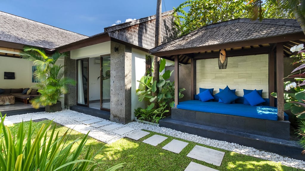 Anjali Villas: Garden 1