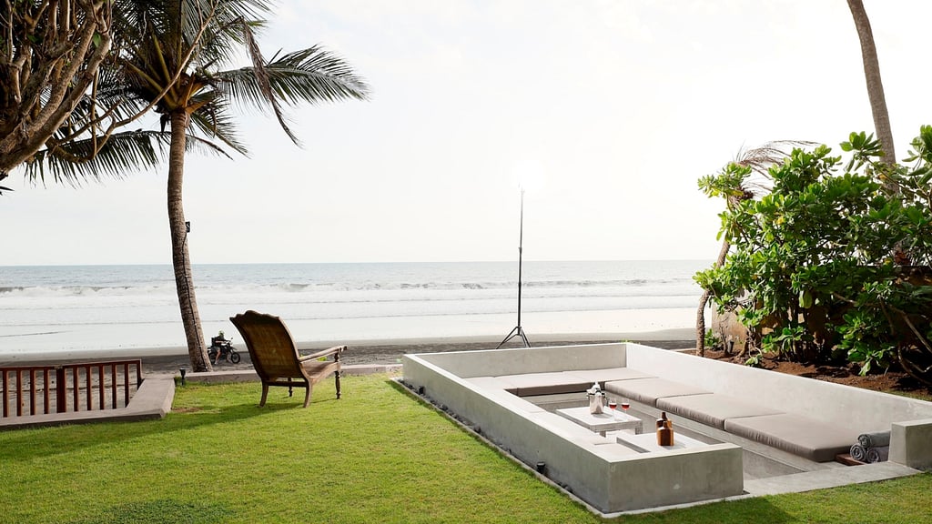 Black Beach Villa