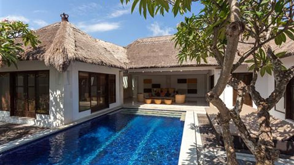 Bvilla Spa Three In Seminyak, Bali (3 Bedrooms) - Best Price & Reviews!