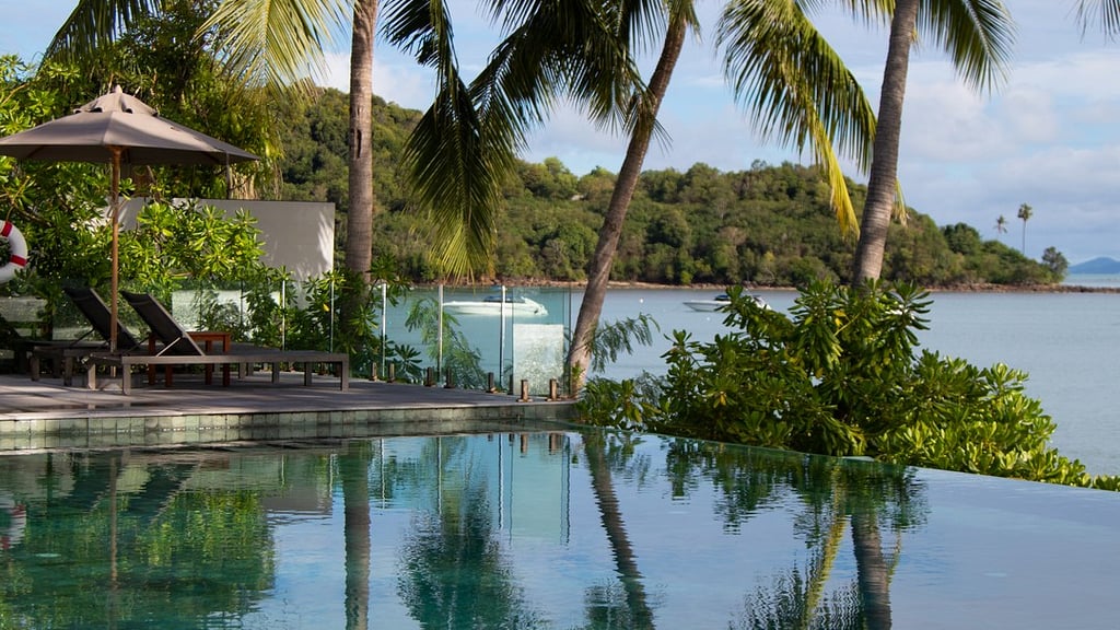 Celes Beachfront Pool Suite