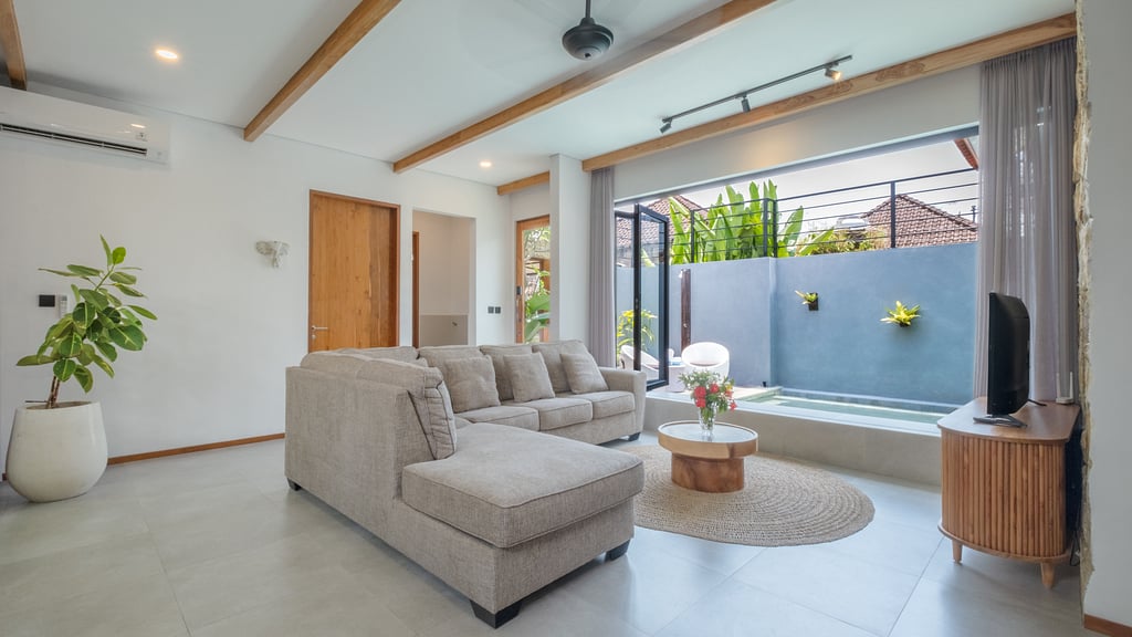 Elephant Villa 4: Living room