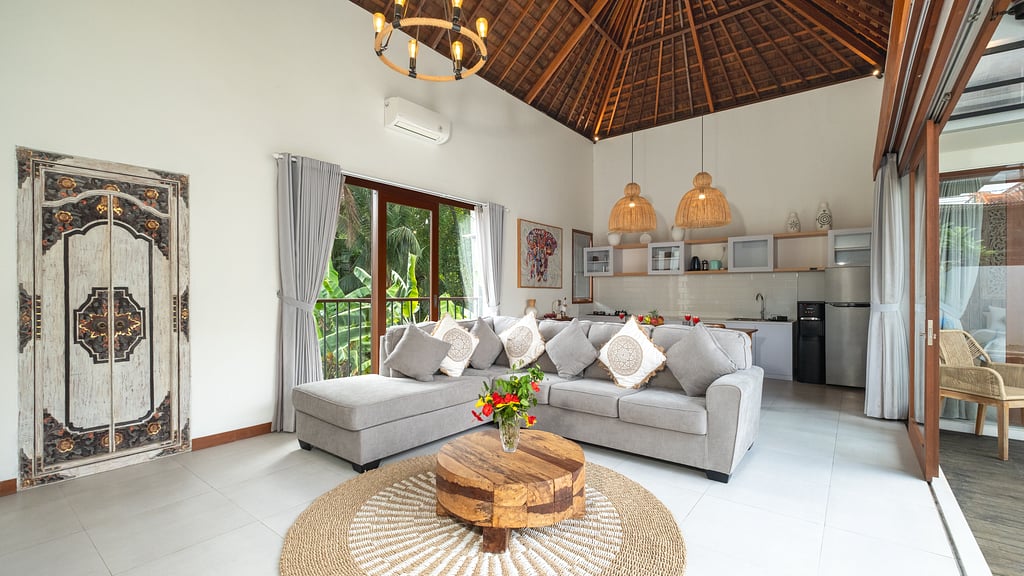 Elephant Villa 5: Living room