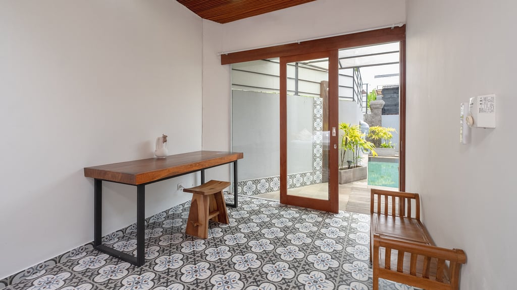 Elephant Villa 5: Others