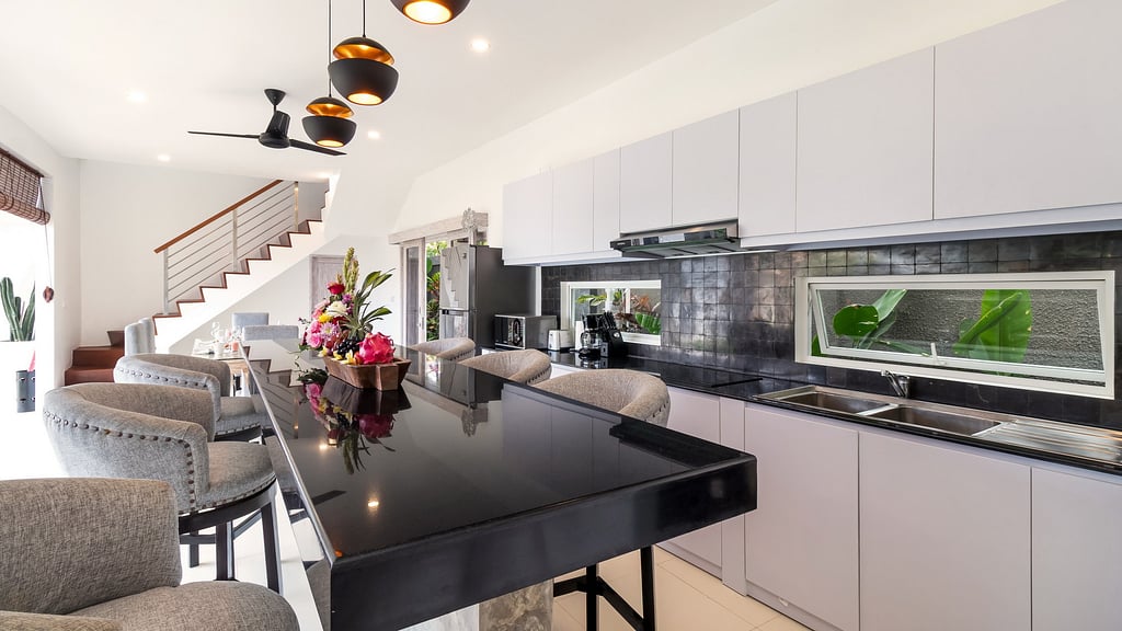 Hiburan Villas: Kitchen 1