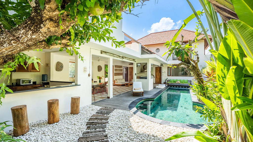 Ku Estate: Swimming pool 1