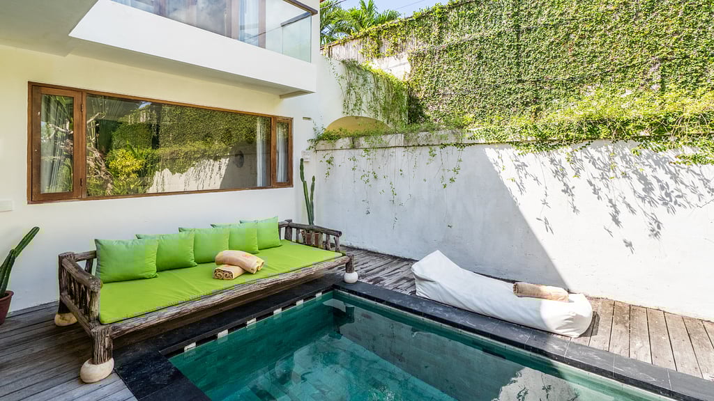 Ku Estate: Swimming pool 1