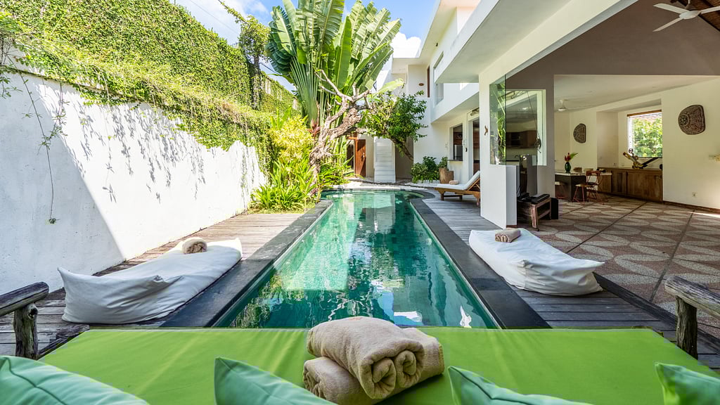 Ku Estate: Swimming pool 1