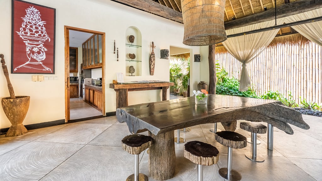 Ku Estate: Dining area