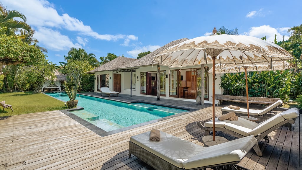 Ku Estate: Swimming pool 2