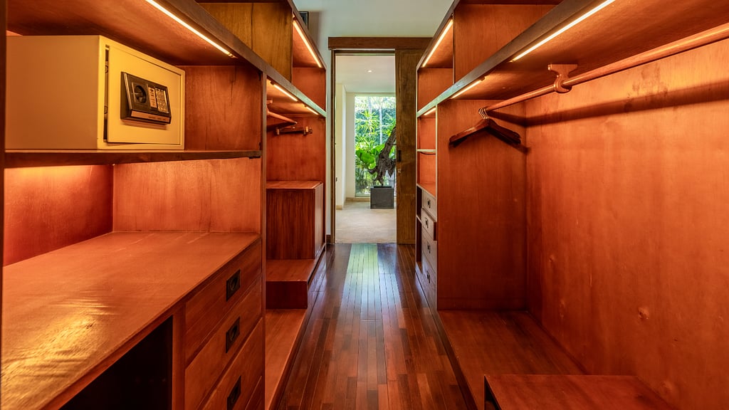 Ku Estate: Bedroom 6