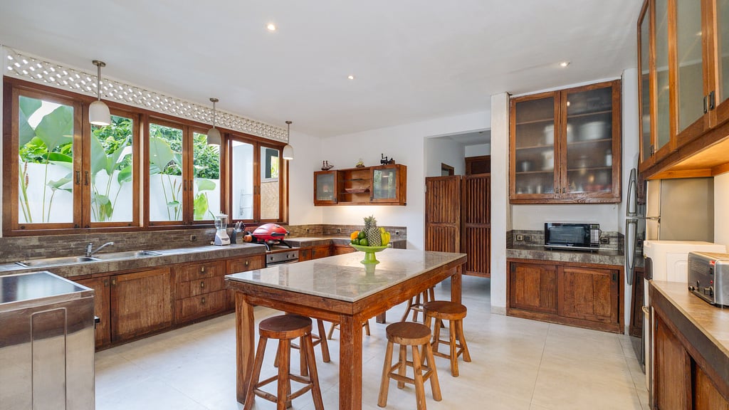 Ku Estate: Kitchen 2