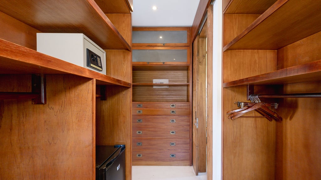 Ku Estate: Bedroom 1