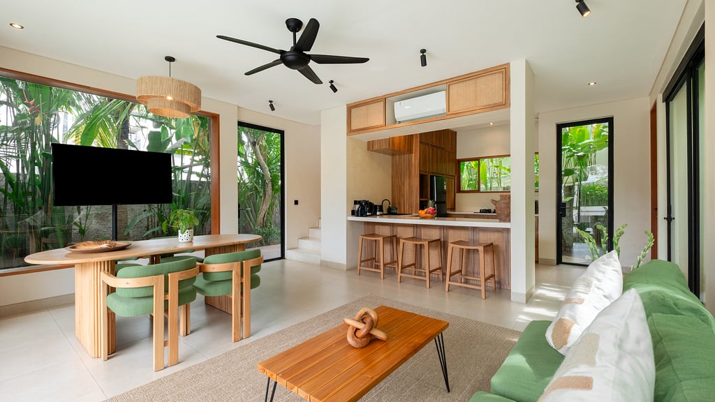 Lexington Palace Villa: Living room 2
