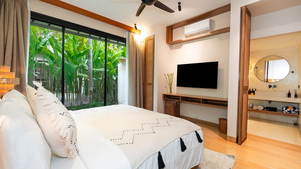 Lexington Palace Villa: Bedroom 1