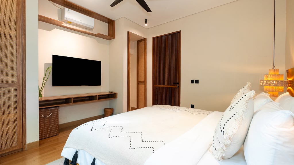 Lexington Palace Villa: Bedroom 1