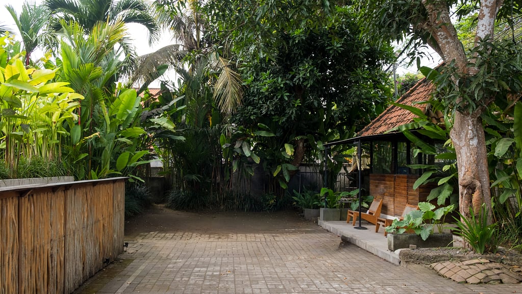 Lexington Palace Villa: Parking areas