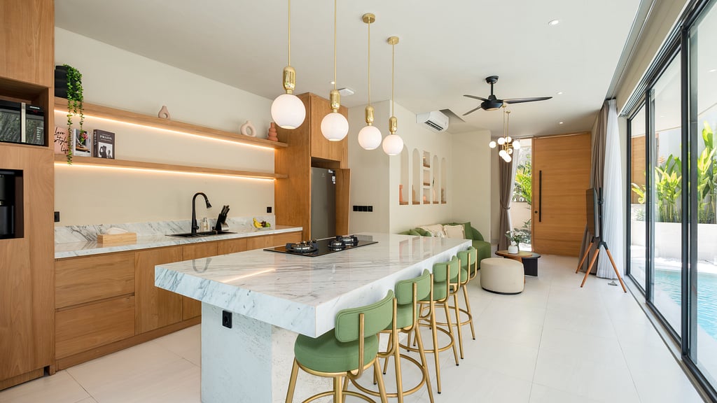 Loona Palm Seseh 1: Dining area