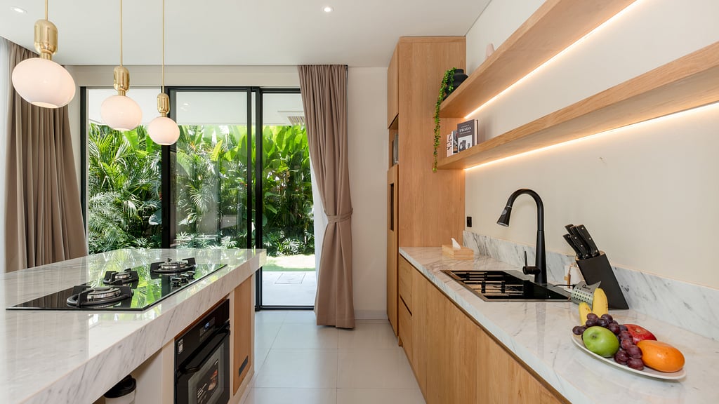 Loona Palm Seseh 1: Kitchen