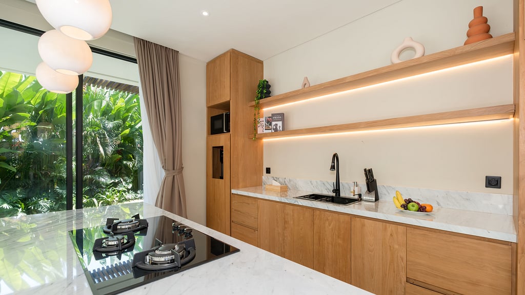 Loona Palm Seseh 1: Kitchen